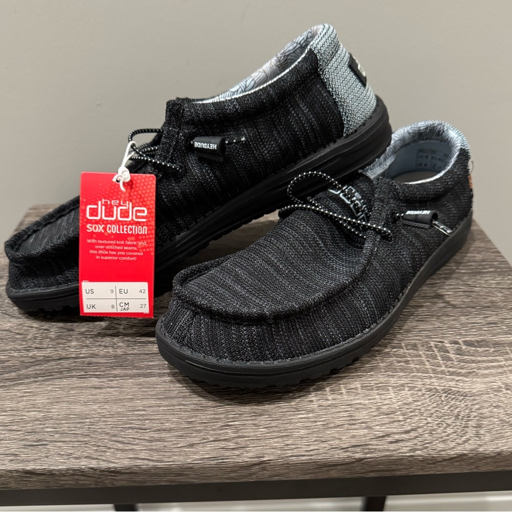 Brand New Wally Sox HEY DUDE Men's Size 9 Shoes